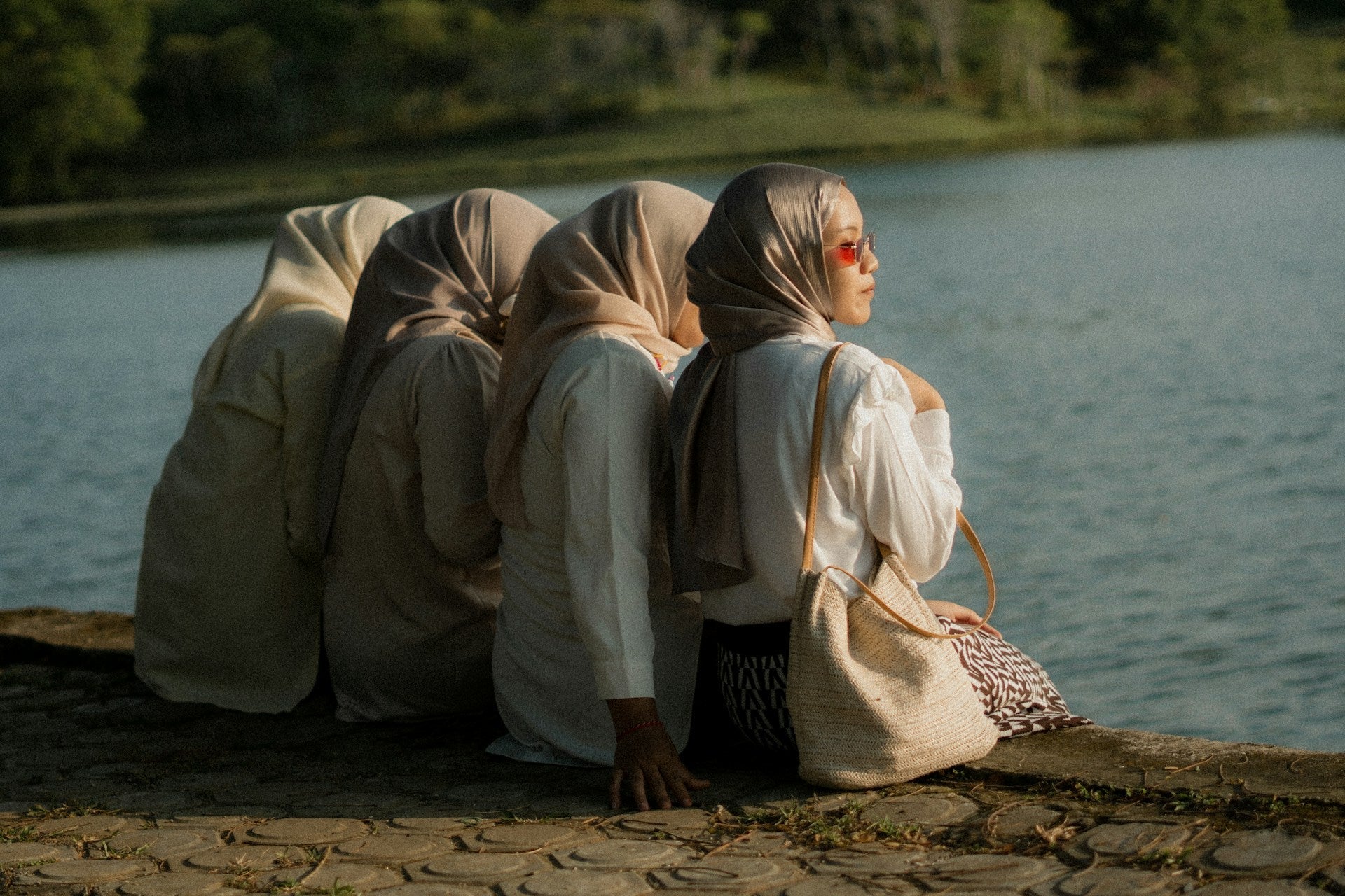 women wearing hijabs